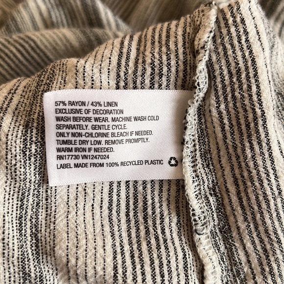 NWOT Linen Blend Dress with Embroidered Sleeve - Picture 5 of 5